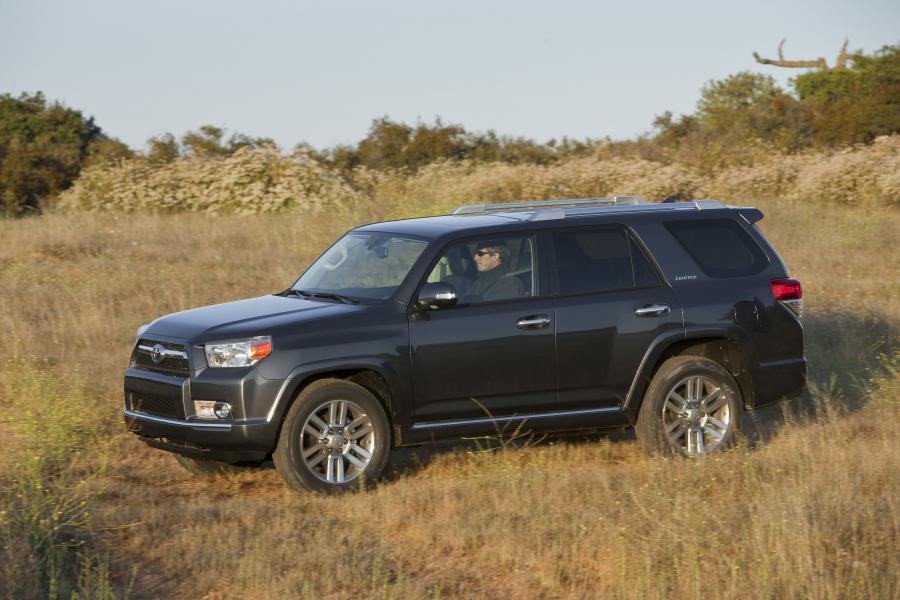  Toyota 4Runner Limited 2010 года  (фото 28 из 48)